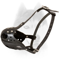 Leather muzzle for attack training