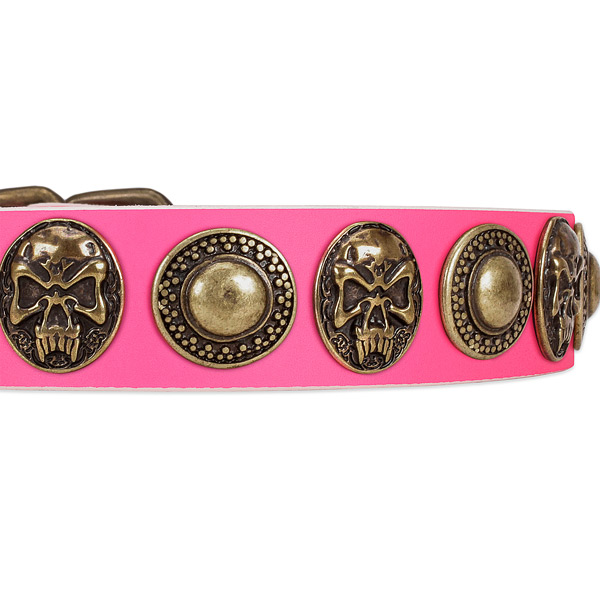 Reliable D-ring on full grain natural leather dog collar for your pet