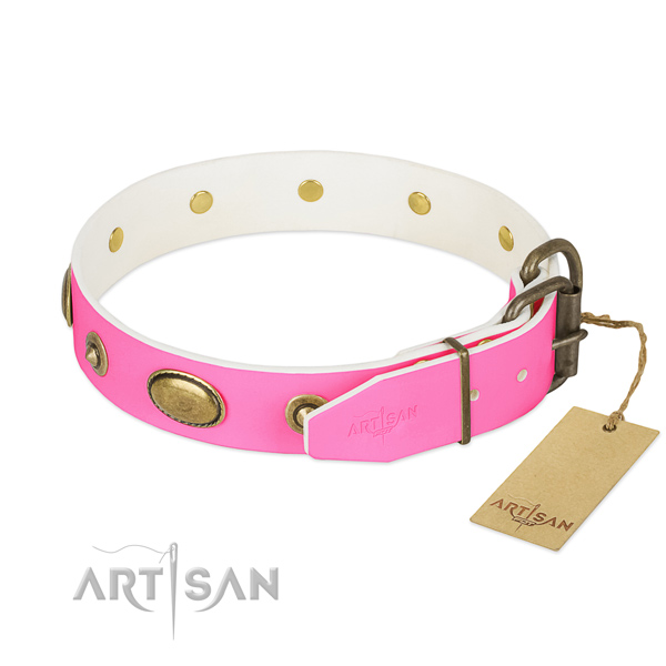 Reliable D-ring on full grain natural leather dog collar for your doggie