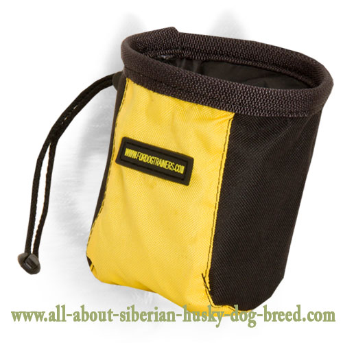 Dog Training Treat Pouch On Pull Cord