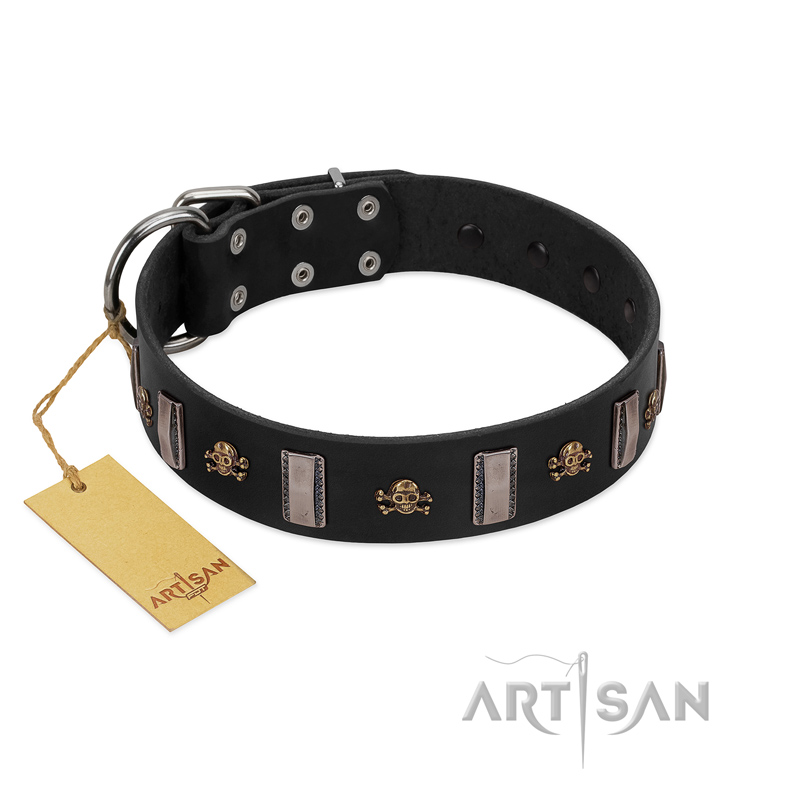 "Pirates' Symbol" Fashionable FDT Artisan Black Leather Siberian Husky Collar with Silver-Like Plates and Gold-Like Skulls